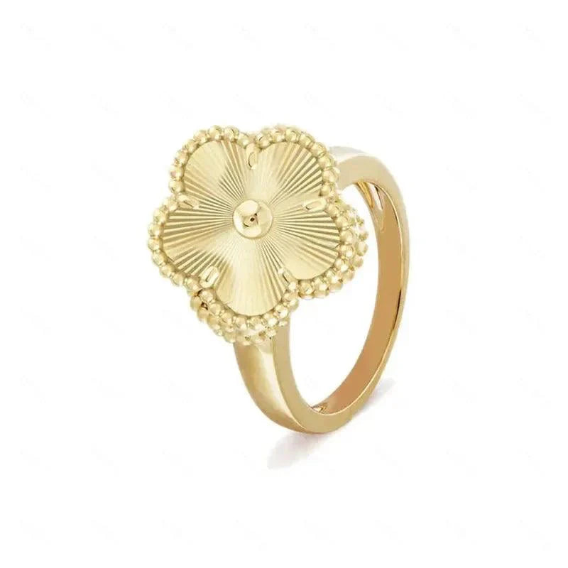 Clover Ring - Avara